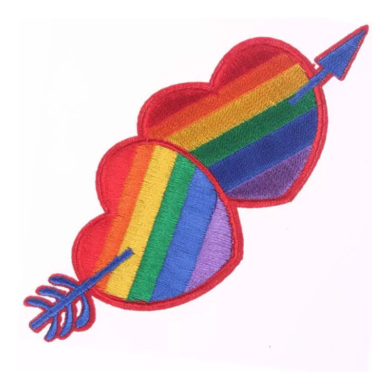 PRIDE - PATCH A CUORE CON BANDIERA LGBT